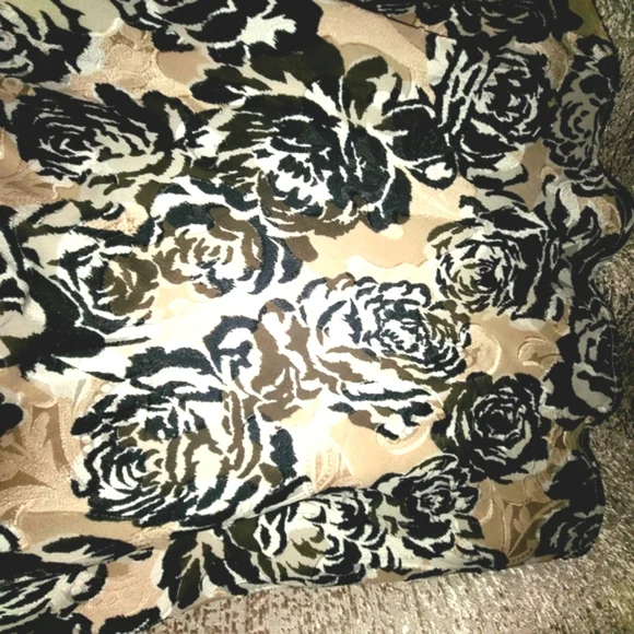 St. John Black and Cream Floral Blouse - Picture 3 of 5